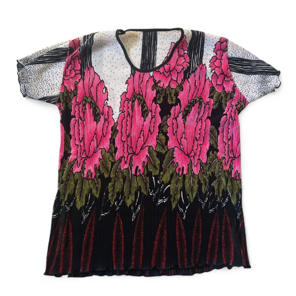 💕Vintage 1970’s Floral Short Sleeved Crepe Top